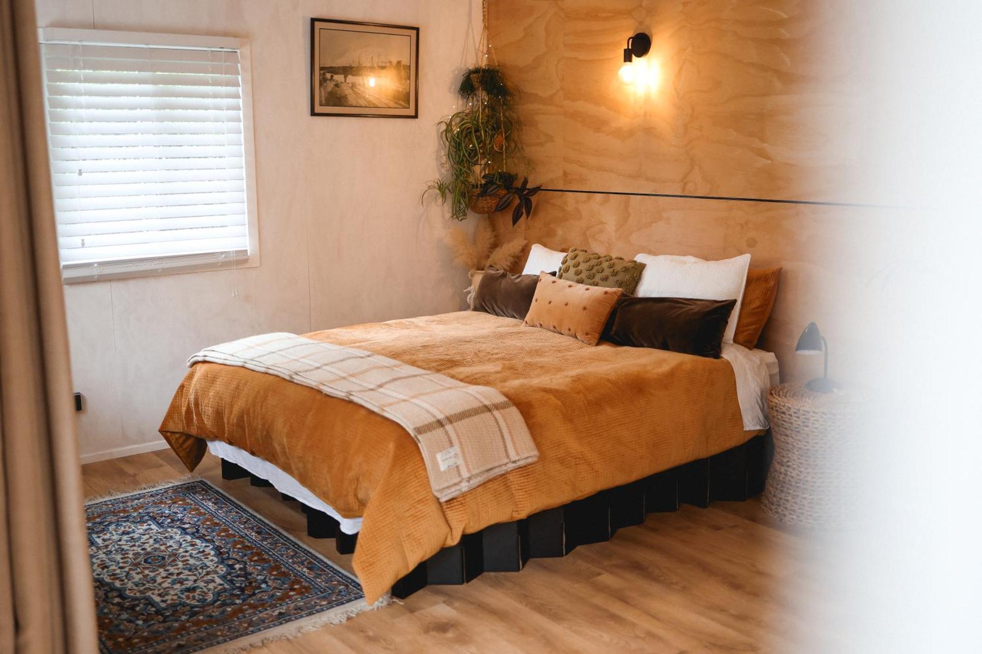 Kaitake Kabana - Unique, Off-Grid, Studio Retreat Oakura Eksteriør billede