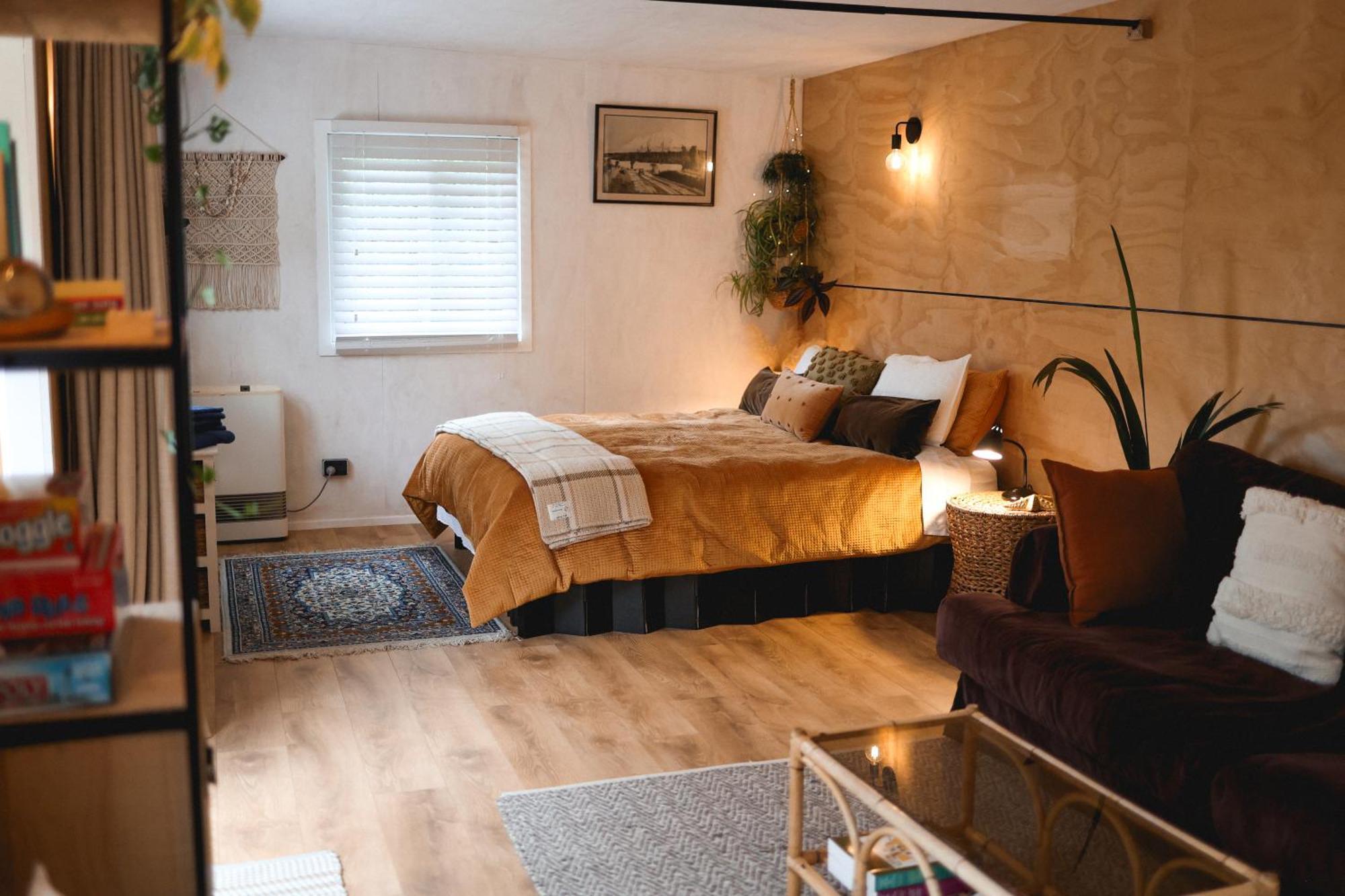 Kaitake Kabana - Unique, Off-Grid, Studio Retreat Oakura Eksteriør billede