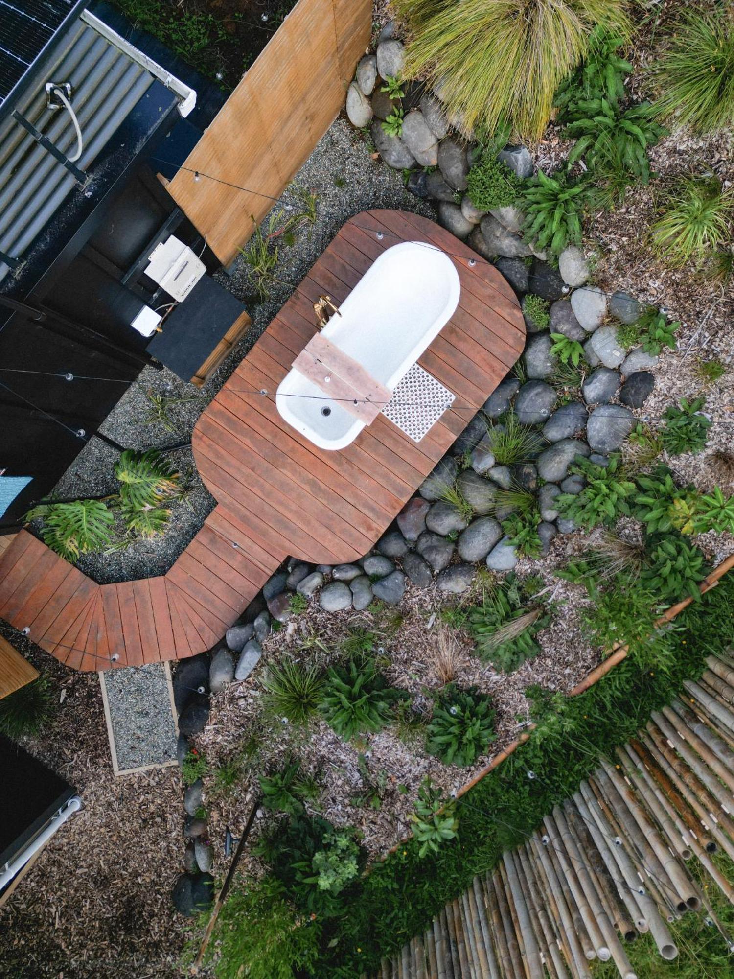 Kaitake Kabana - Unique, Off-Grid, Studio Retreat Oakura Eksteriør billede